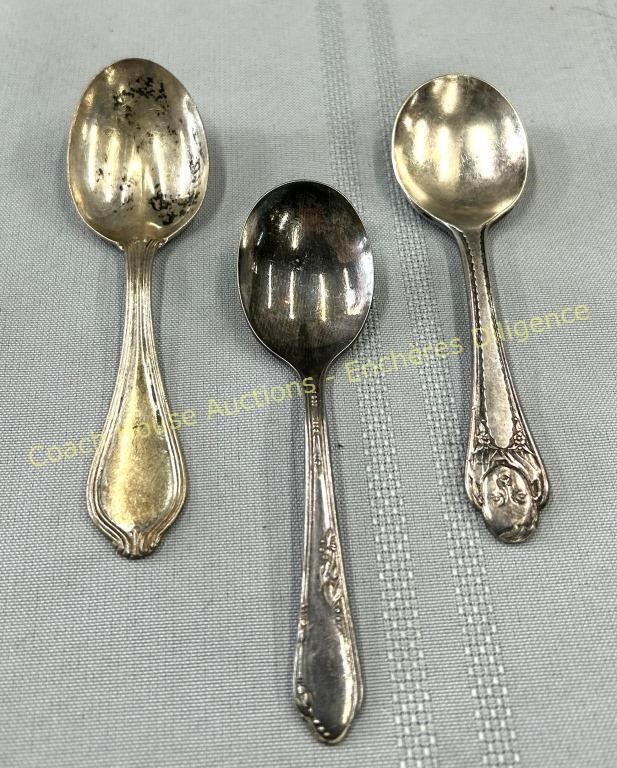 (3) Baby spoons, Cuillères pour bébés, 4"