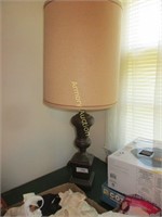 Metal table lamp with shade