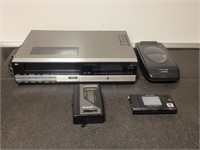 Cassette & VCR Player