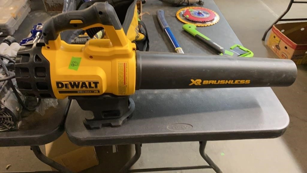 DEWALT 20V MAX CORDLESS BLOWER **NO BATTERY