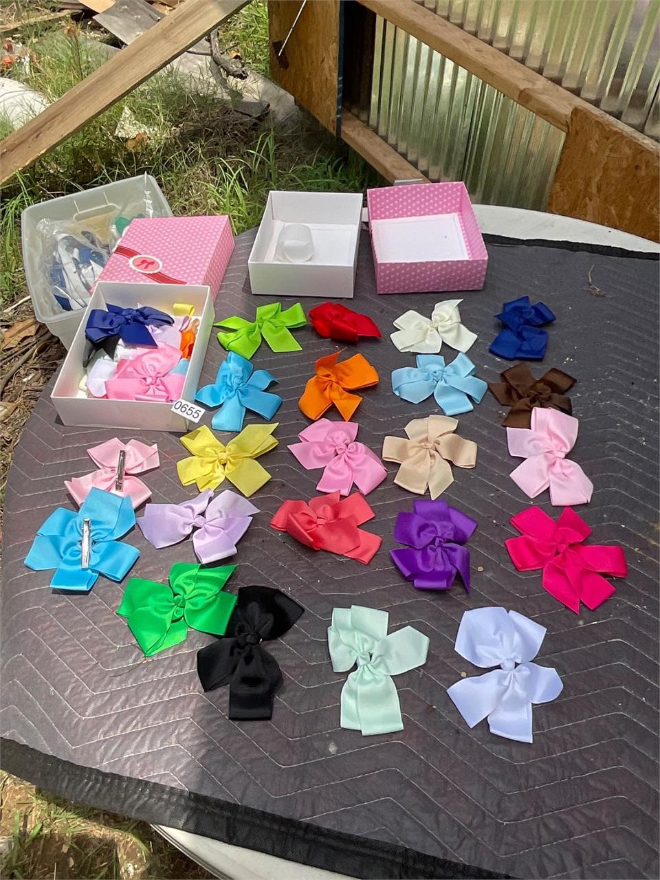 40 clip on hair bows new- 2 boxes of 20