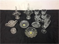 13 ASOORTED PIECES OF GLASS AND CRYSTAL