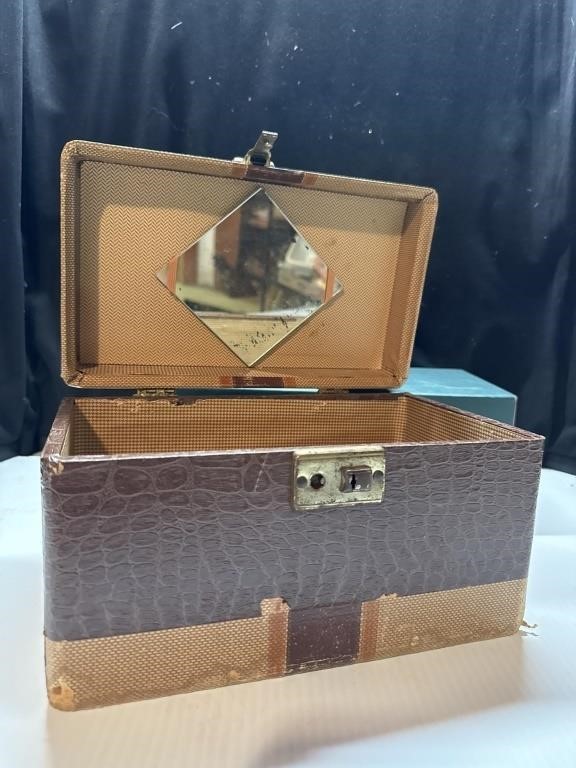 Vintage Cosmetic Box