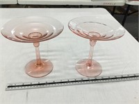 2 pink glass compotes