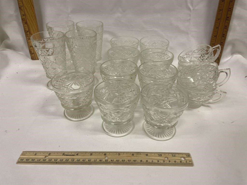 Assortment of clear class cups