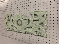 WALL HANGER WITH DECORATIVE KNOBS