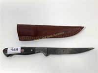 Handmade Damascus knife with sheath