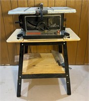 Delta 8 1/4in table saw. Working w/table
