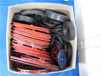 BOX LOT MECCANO TIRES, PULLEYS, WHEELS