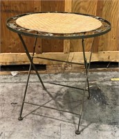 Folding patio table