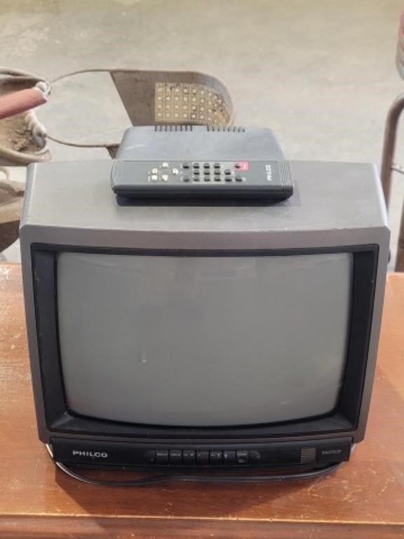 Philco - Color Television W/Remote