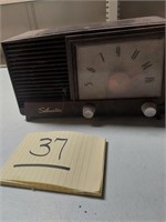 Silvertone radio, catalog no. 3004 (brown)