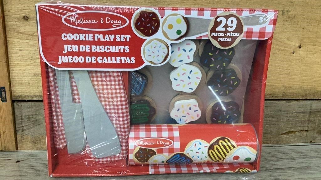 Melissa and Doug wooden cookie play set