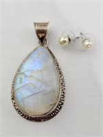 .925 Mother of Pearl Pendant Lot