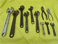 lot of 11 early tools crescent / proto