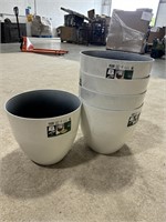 Lot of 5 five gallon plant pots