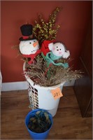 Laundry basket, artificial flowers, snowmen