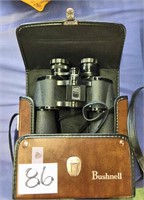 Bushnell Binoculars w Case