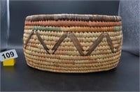 Hand-woven gathering basket Arizona