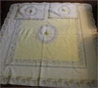 Cracker Barrel Yellow/ Blue Quilt w/ Pillow Cases