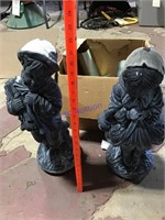 Pair concrete statues