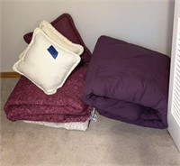 2 Full sz purple comforters & throw pillows