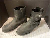 10 1/2 medium Harley Davison boots