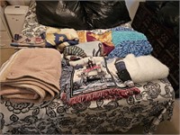 7 Decorative Throw Blankets