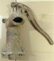 GREAT OLD CAST IRON HAND WATER PUMP