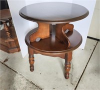 Round 2 tier Accent Table
