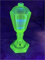 VINTAGE WESTMORELAND URAINUM GLASS OIL LAMP