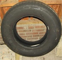 Tire LT225 / 75R16