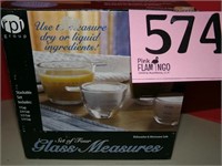 GLASS MEASURING CUPS