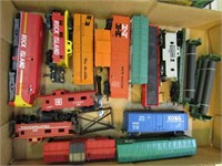 "HO" MODEL TRAIN CARS & ENGINE