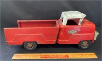 DESIRABLE STRUCTO PRESSED STEEL TRUCK