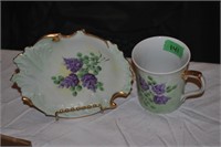 Cup and saucer with stand