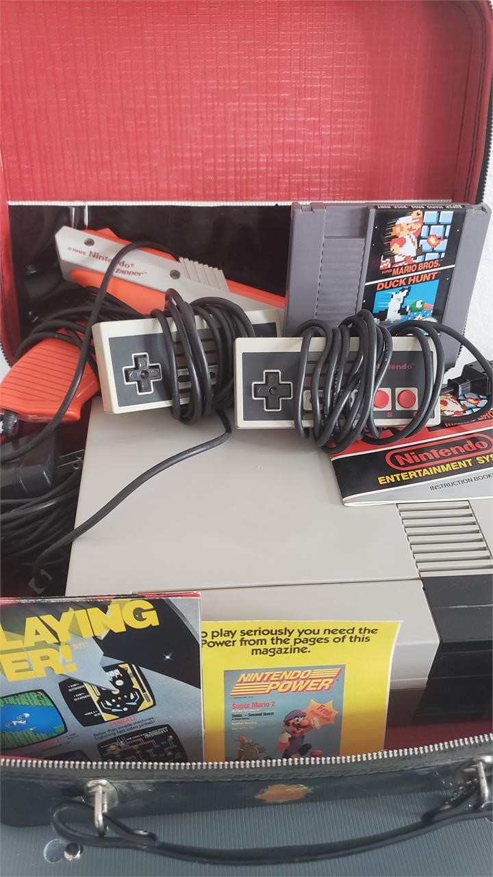 Nintendo NES Console, Super Mario Duck Hunt & Gun