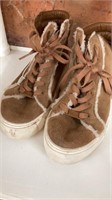 UGG SHOES SIZE 8 PRE OWNED