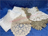 (6) Vtg Crochet doilies / tablecloths