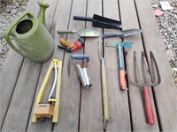 10 pcs of assorted gardening items