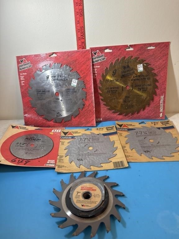 Assorted saw blades. See pictures