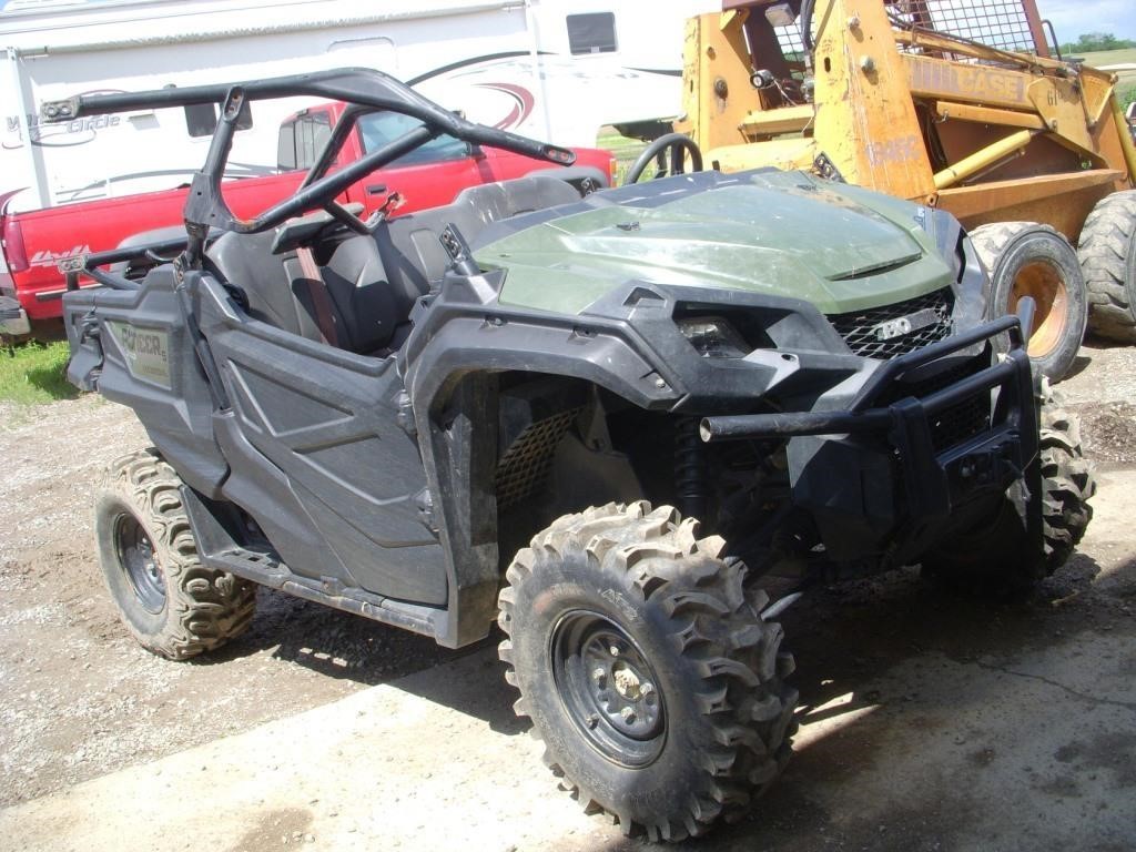 2016 Honda Pioneer 10000 Side By Side W/ Bed