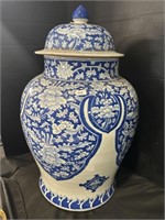 Beautiful Blue & White Floral Ginger Jar.