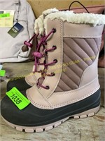 Girls size 3 all in motion snow boots