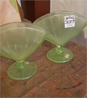 Pair vintage opalescent fan vases
Vaseline