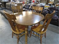 OAK DINETTE TABLE WITH 4 CHAIRS 2 LEAVES