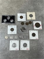 Assortment of US coins, including Kennedy half