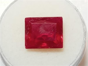OF) 7.25 carat red gemstone