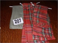 (3) Table Cloths
