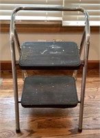 2-step folding step stool
